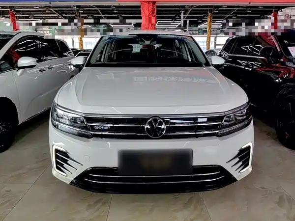 Volkswagen Tiguan L Plug-In Hybrid 2021