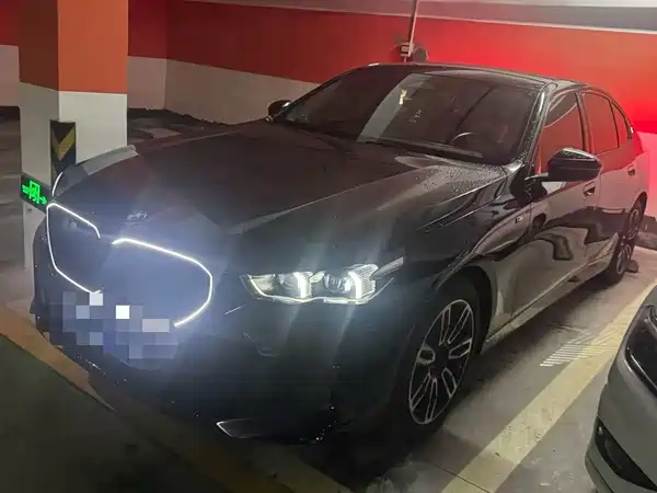 BMW 5 Series 2025