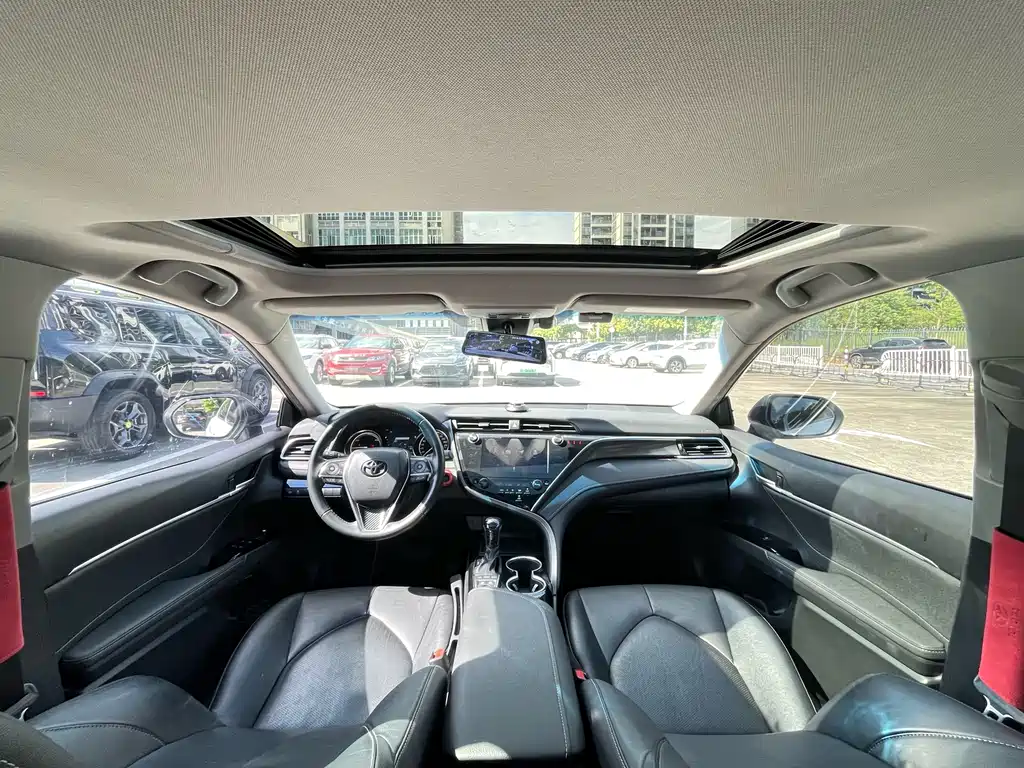 Toyota Camry 2021 — фото 21