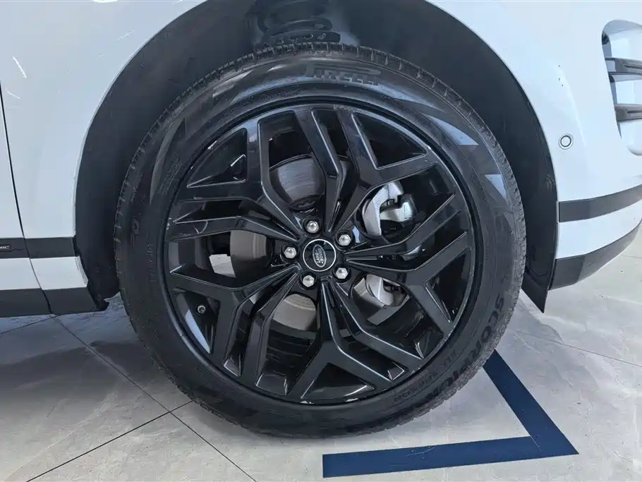 Land Rover Evoque 2021