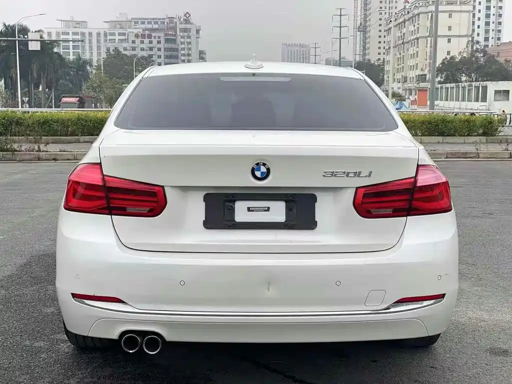 BMW 3 Series 2017 — фото 8