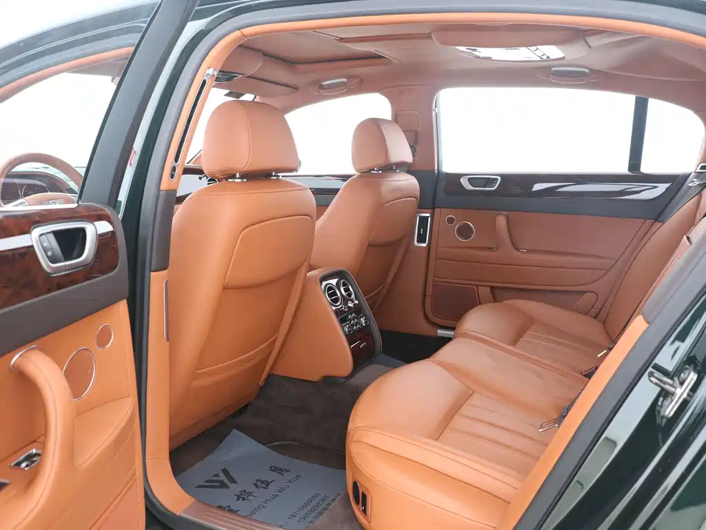 Bentley Flying Spur 2011 — фото 14