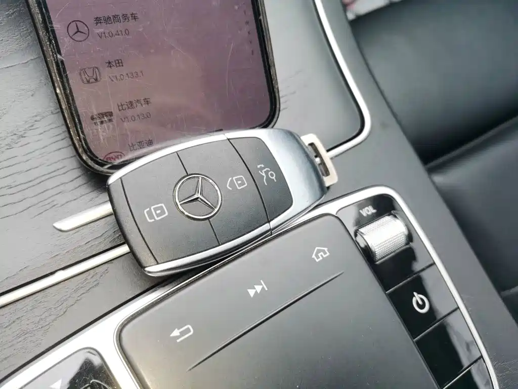 Mercedes-Benz C-Class 2018 — фото 9
