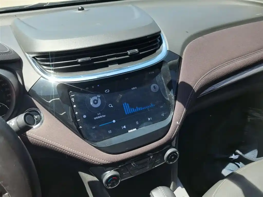 Chevrolet Malibu 2018 — фото 13