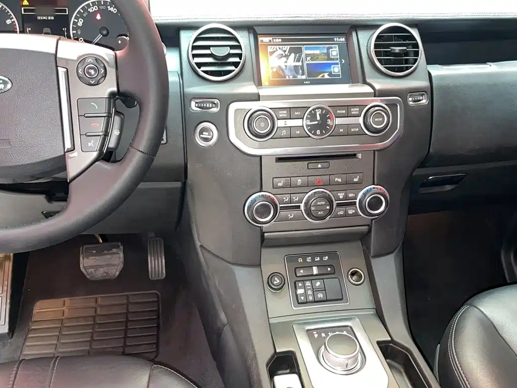 Land Rover Discovery 2016 — фото 19