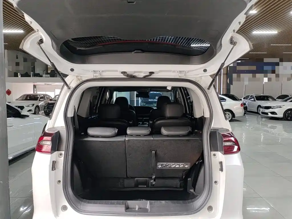 GAC Motor Trumpchi M6 2023 — фото 19