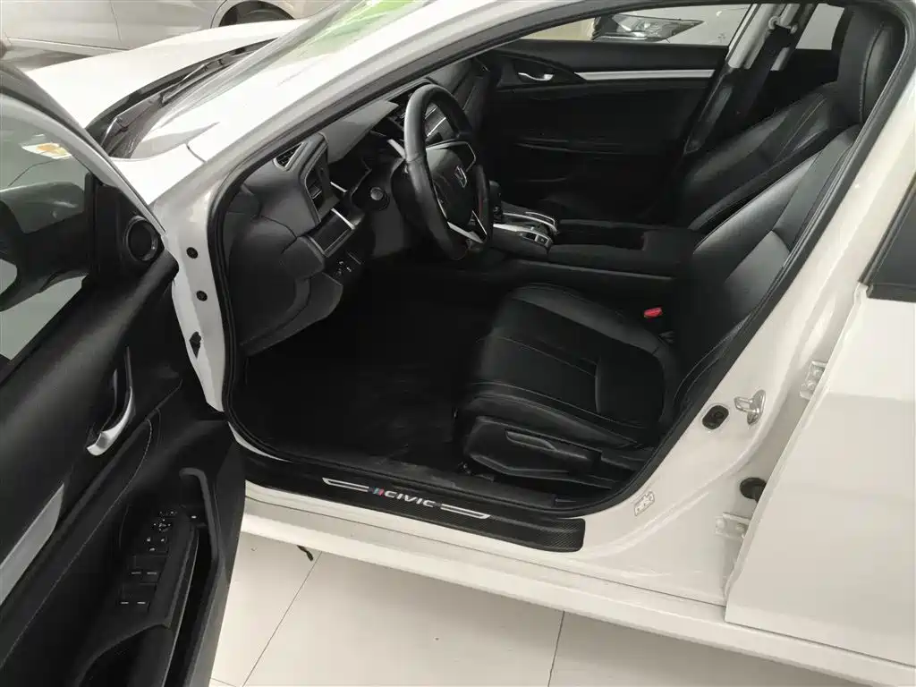 Honda Civic 2020 — фото 13