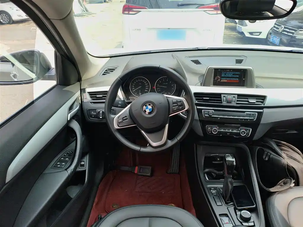 BMW X1 2017 — фото 11