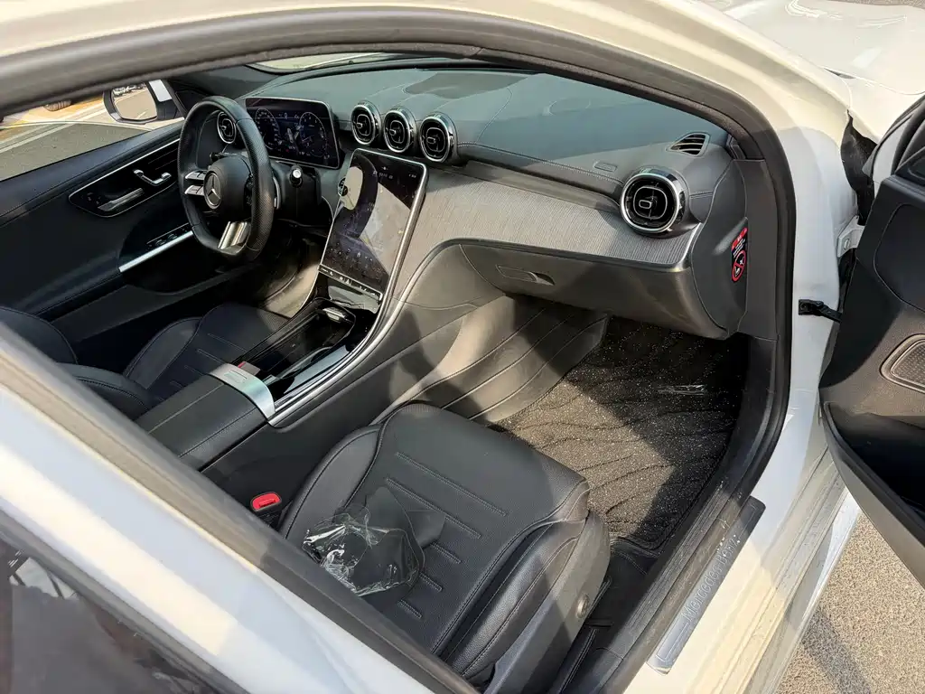 Mercedes-Benz C-Class 2023 — фото 11