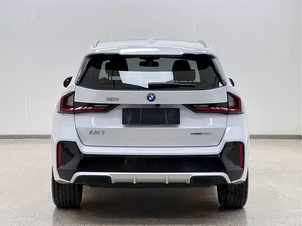 BMW iX1 2024