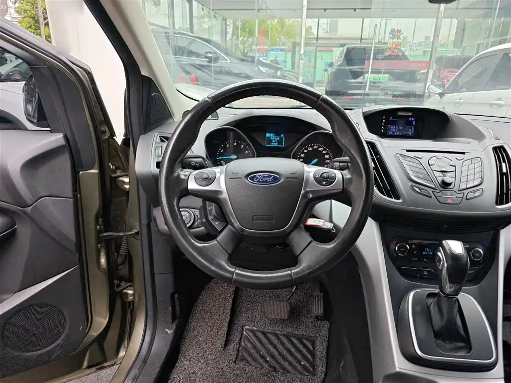 Ford Kuga 2015 — фото 6