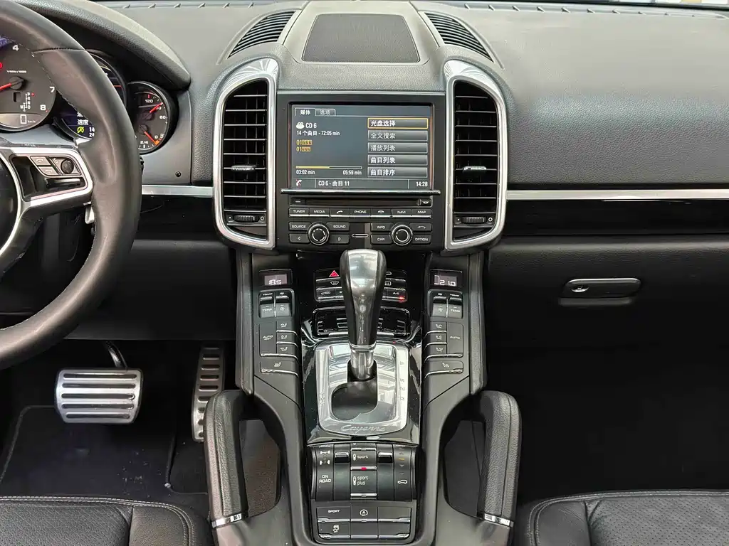 Porsche Cayenne 2015 — фото 14