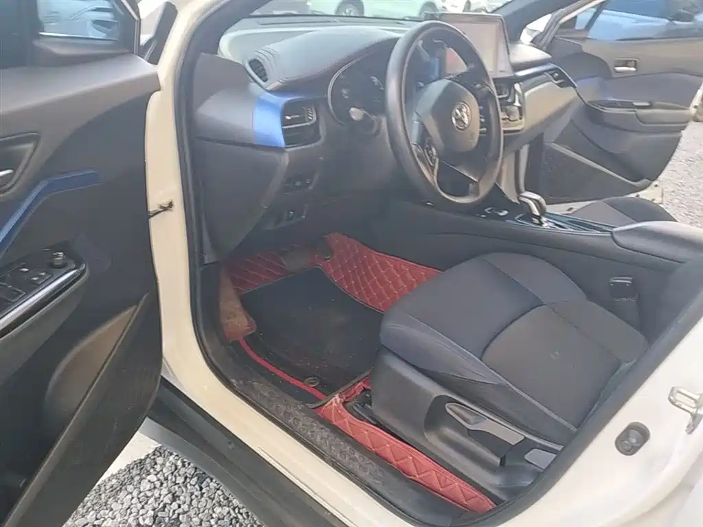 Toyota C-HR EV 2022 — фото 16