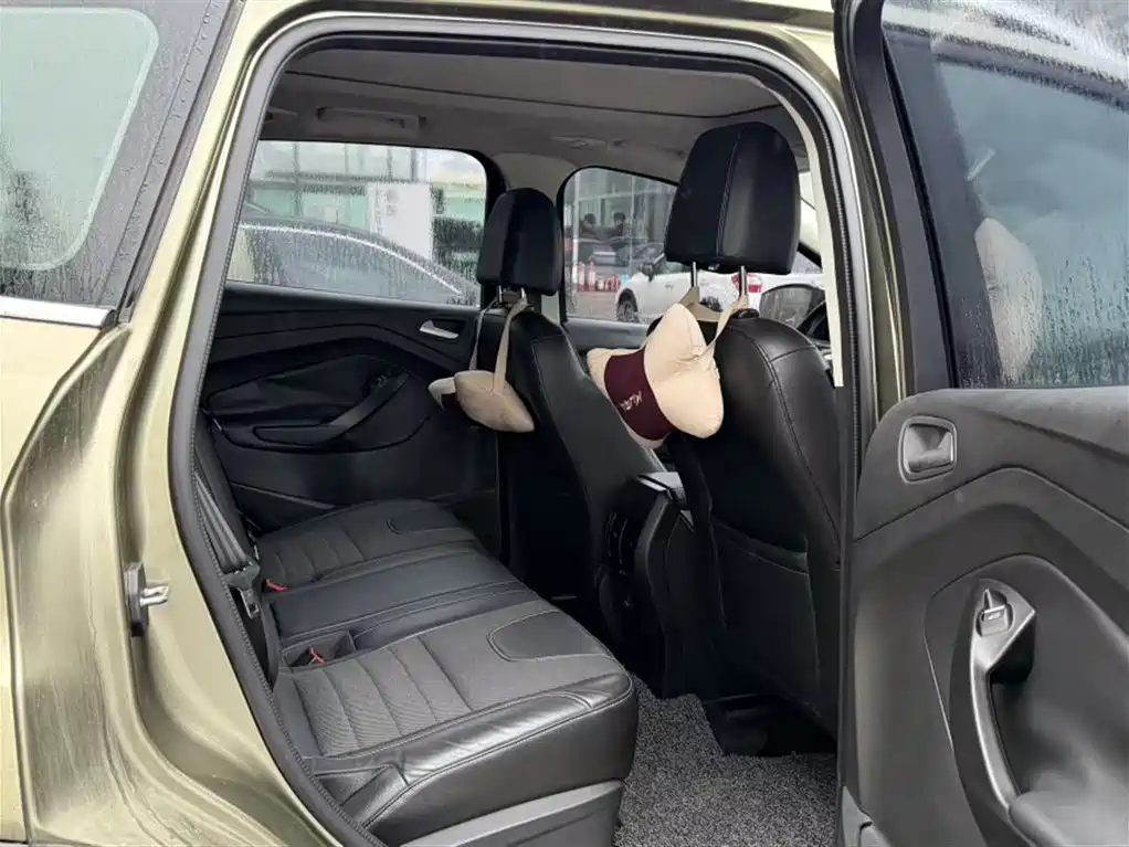Ford Kuga 2015 — фото 14