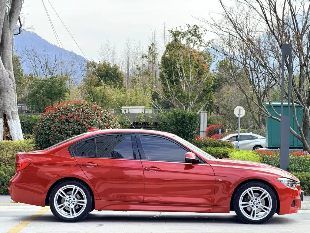 BMW 3 Series 2017 — фото 13