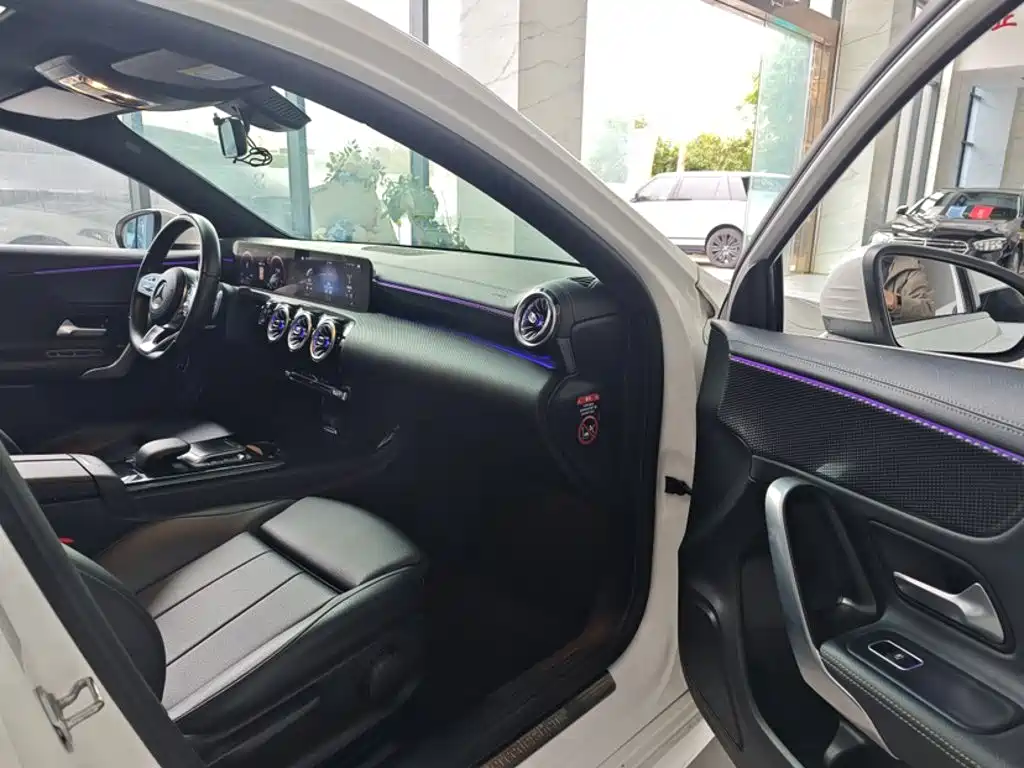 Mercedes-Benz A-Class 2022 — фото 2