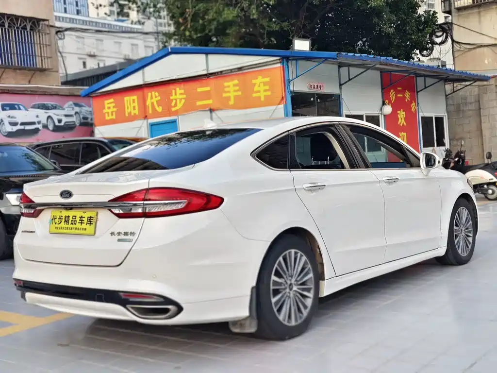 Ford Mondeo 2019 — фото 18