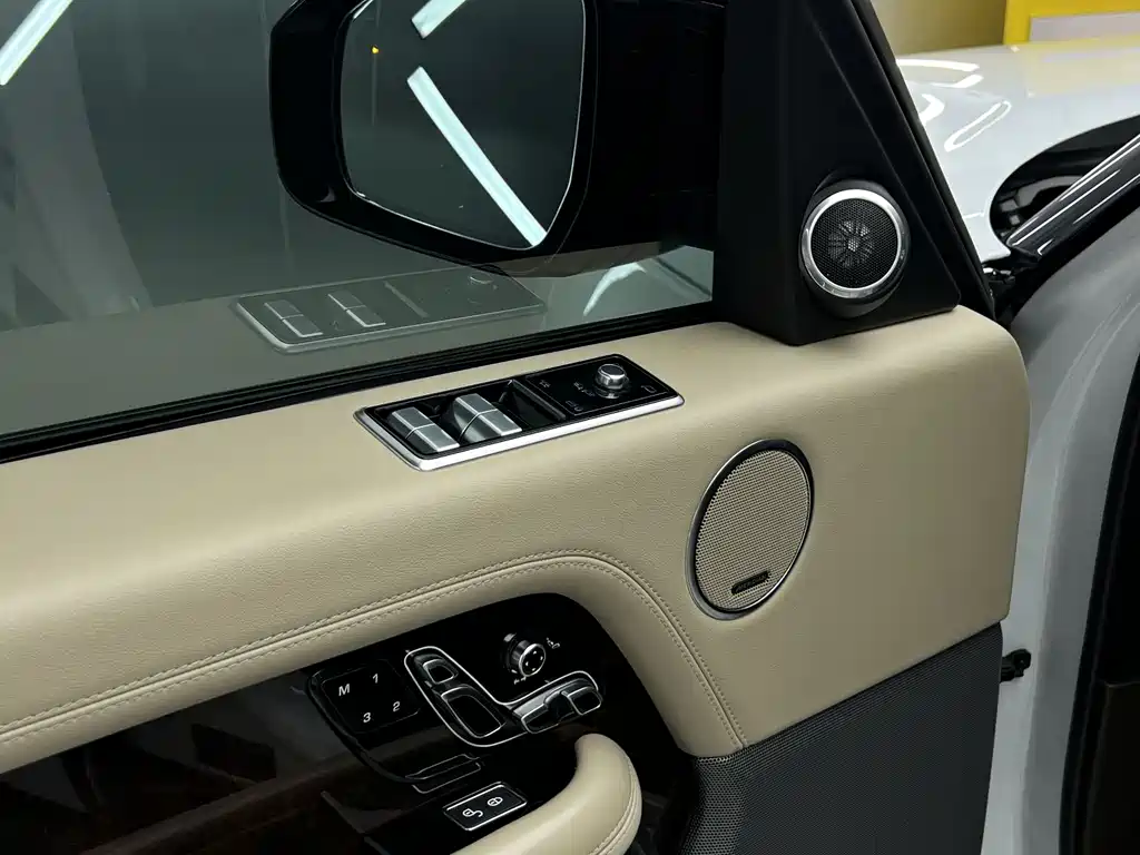 Land Rover Range Rover 2021 — фото 10