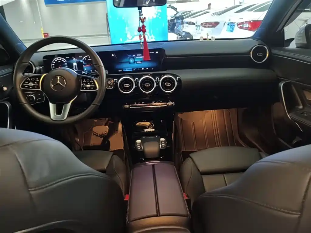 Mercedes-Benz A-Class 2022 — фото 10