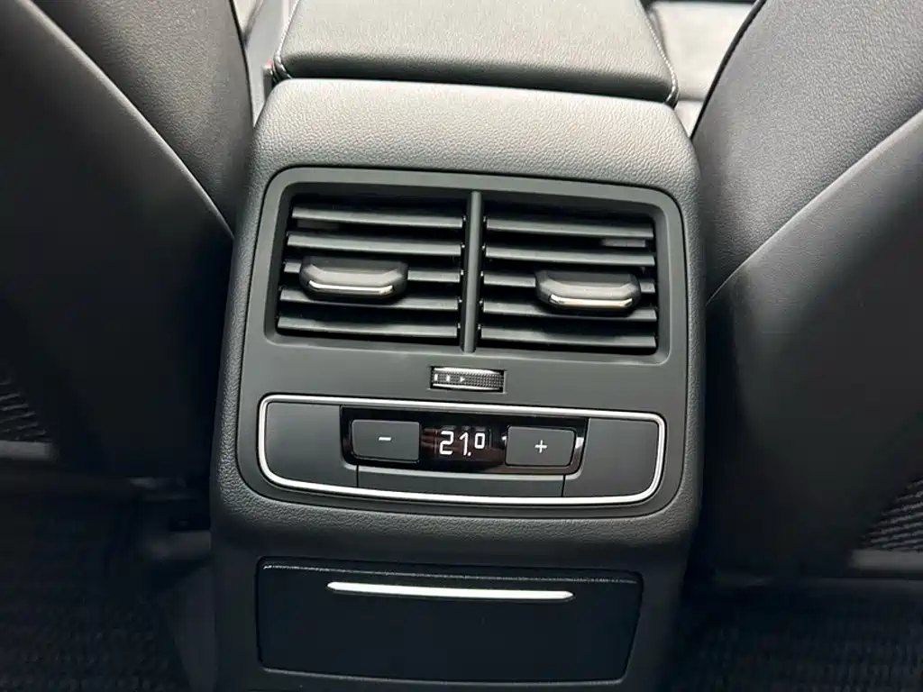 Audi A4L 2021 — фото 20