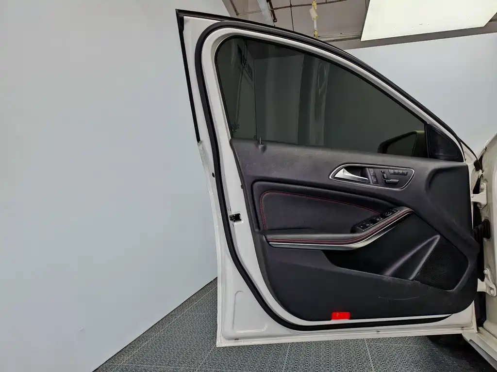 Mercedes-Benz A-Class AMG 2015 — фото 13