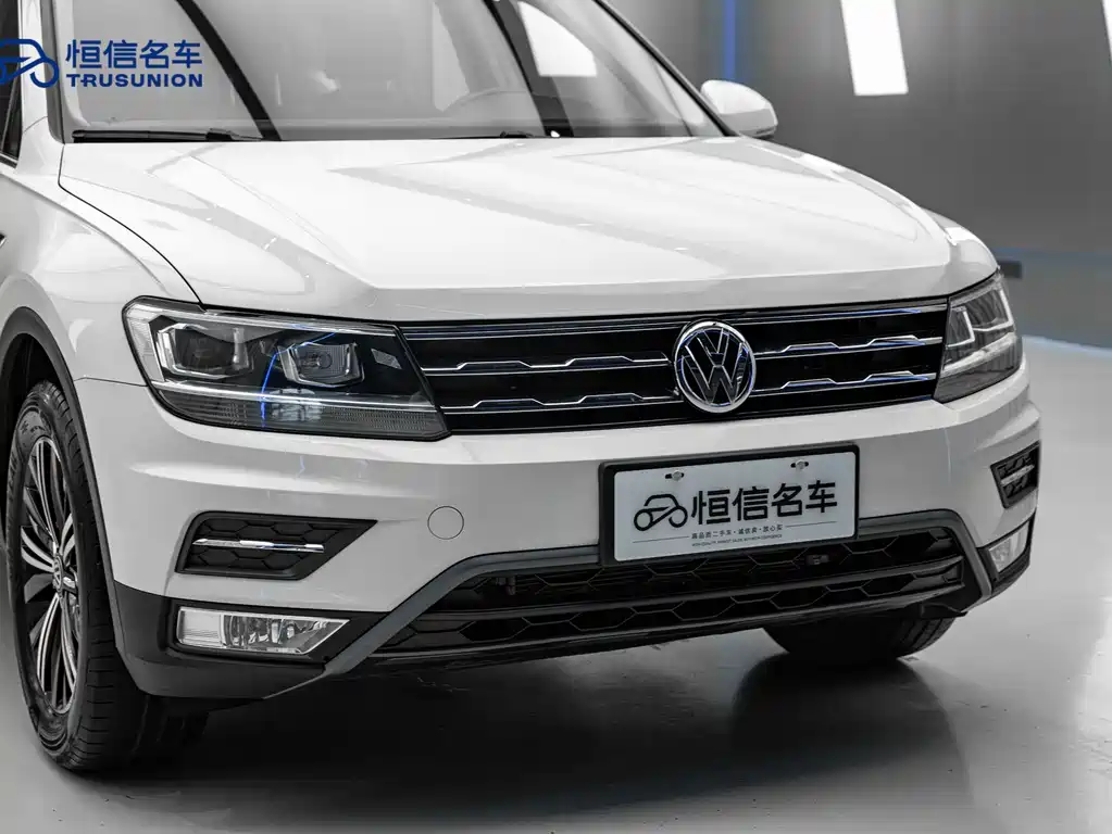 Volkswagen Tiguan L 2020 — фото 8