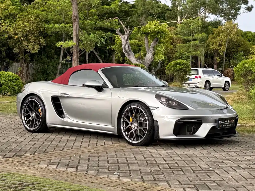 Porsche 718 2016