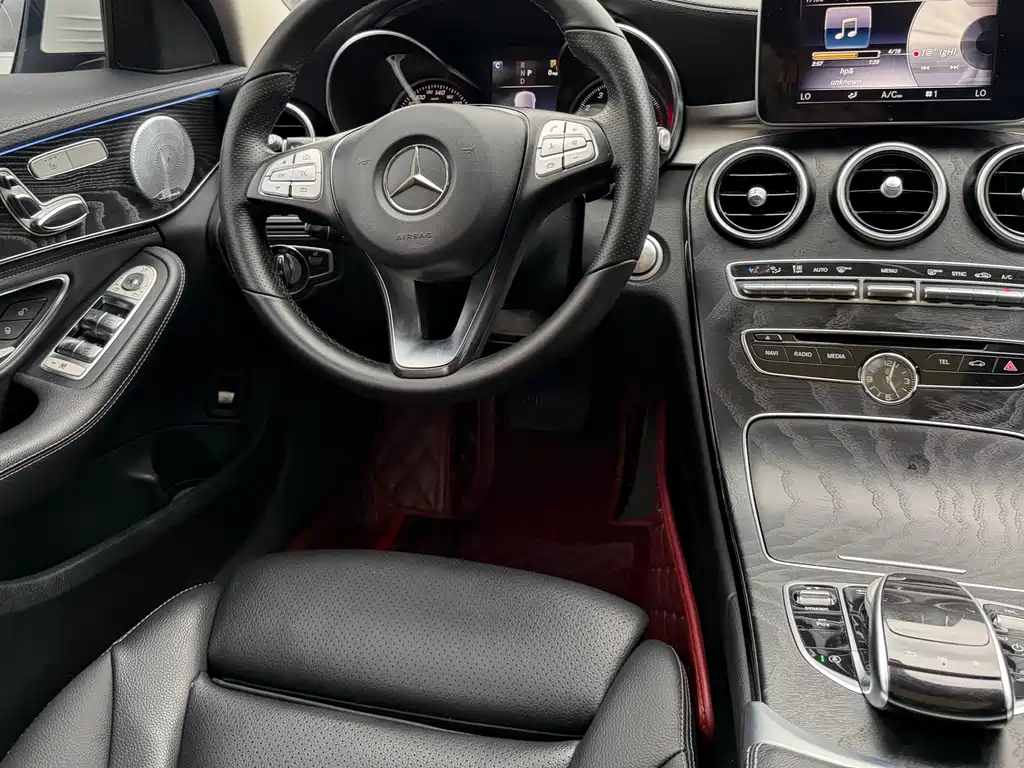 Mercedes-Benz C-Class 2018 — фото 23