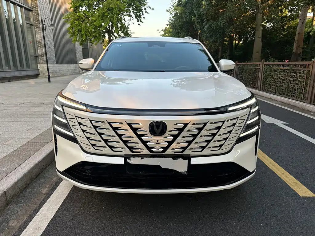 Changan CS75PLUS 2025 — фото 2