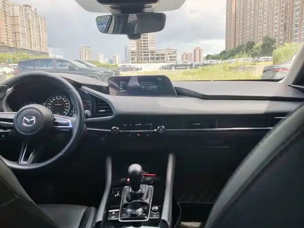 Mazda 3 Axela 2023