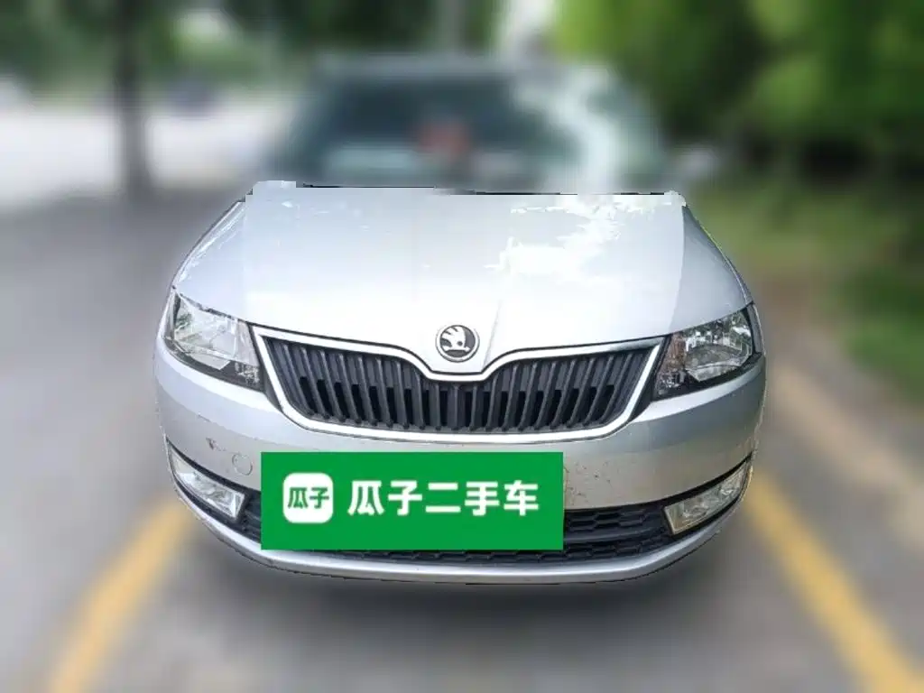 Skoda Rapid 2015 — фото 24