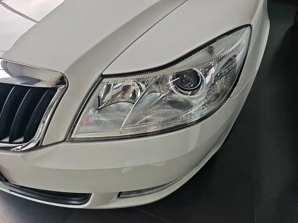Skoda Octavia 2014 — фото 24