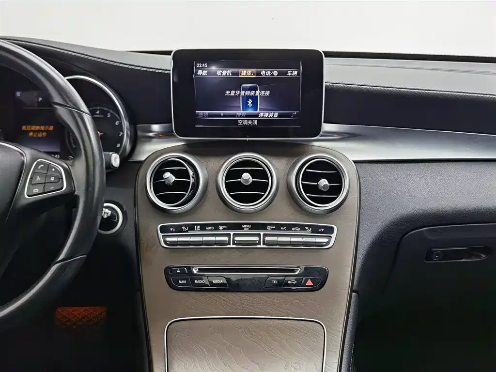 Mercedes-Benz GLC 2018 — фото 12