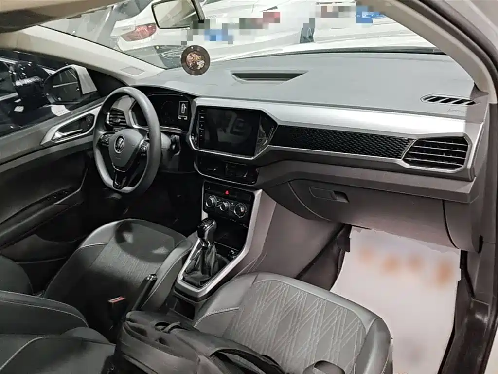 Volkswagen T-Cross 2021 — фото 10