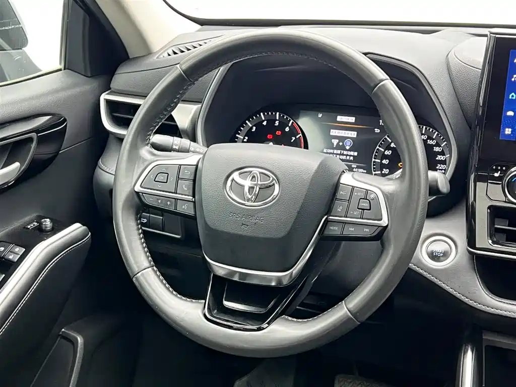 Toyota Highlander 2022 — фото 24