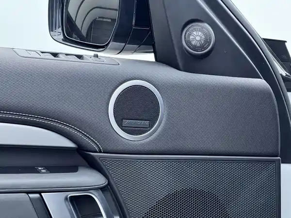 Land Rover Discovery 2023