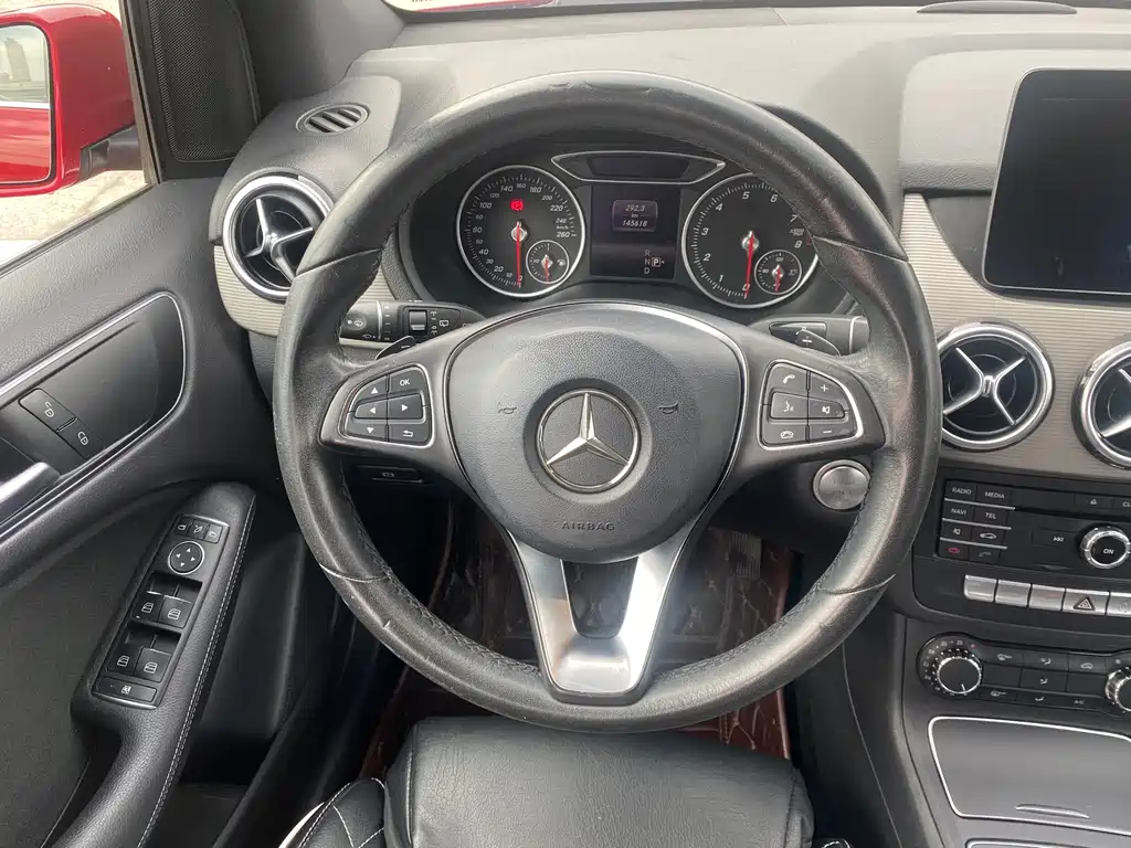 Mercedes-Benz B-Class 2018 — фото 11