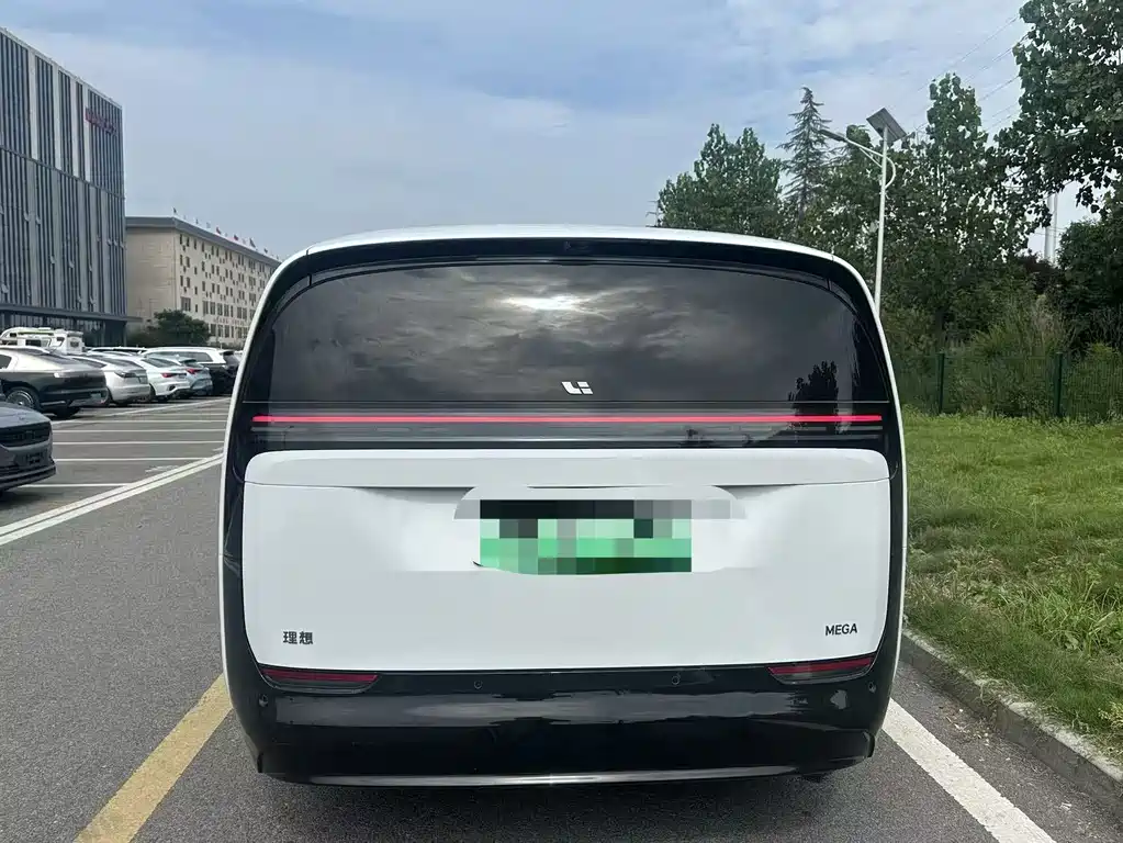 Li Auto Li MEGA 2026