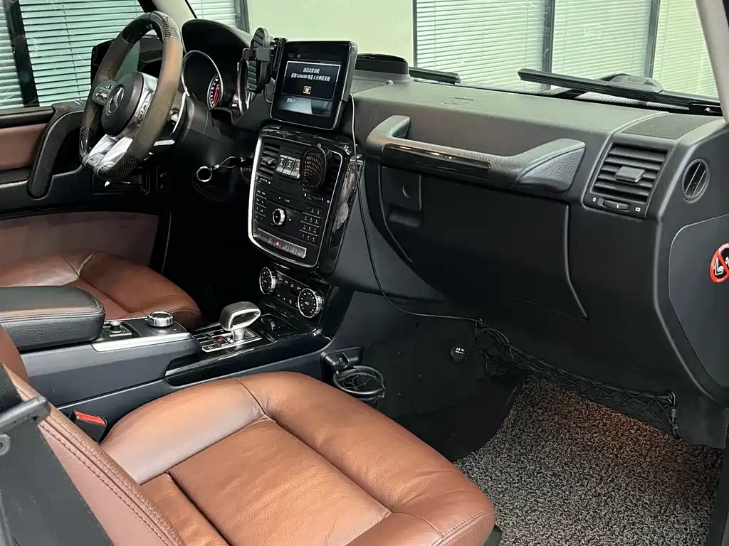 Mercedes-Benz G-Class 2017 — фото 10