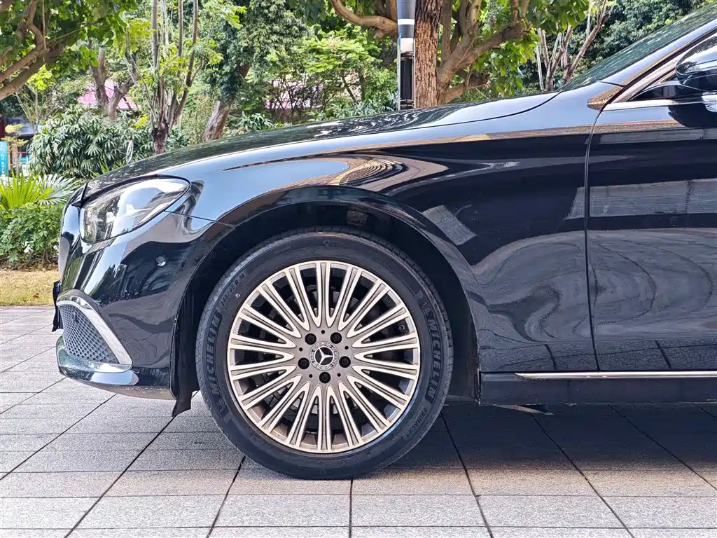 Mercedes-Benz E-Class 2023 — фото 5