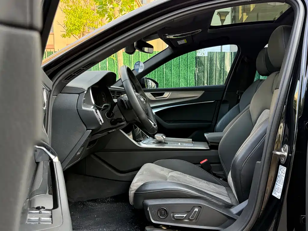 Audi A6L 2023