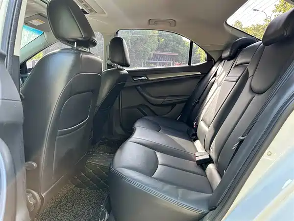 Roewe 360 2016