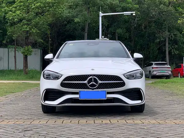 Mercedes-Benz C-Class 2024