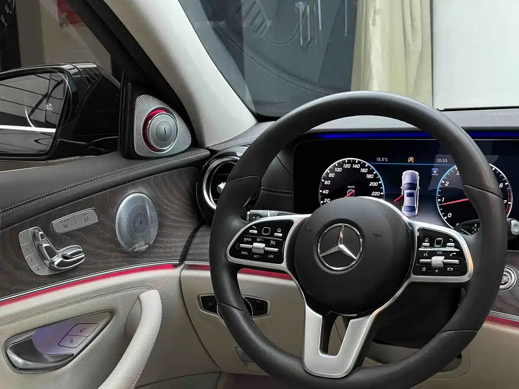 Mercedes-Benz E-Class 2019 — фото 15