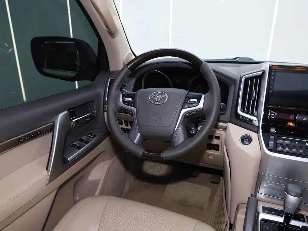 Toyota Land Cruiser 2013 — фото 25