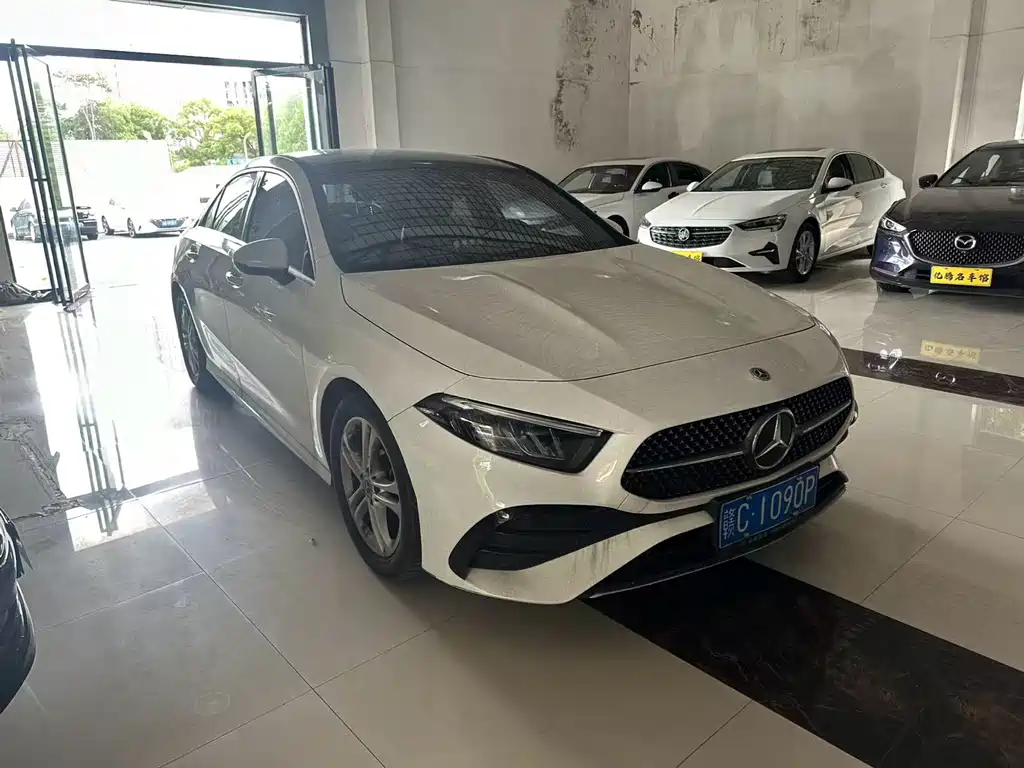 Mercedes-Benz A-Class 2023 — фото 3