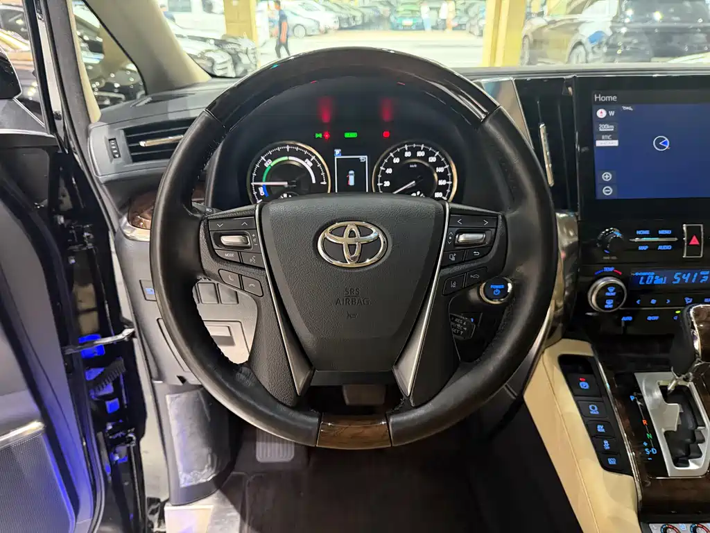 Toyota Alphard 2021 — фото 16
