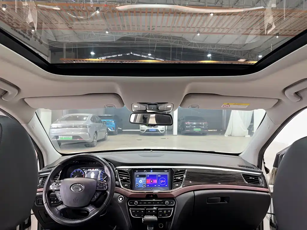 GAC Motor Trumpchi GS8 2017 — фото 4