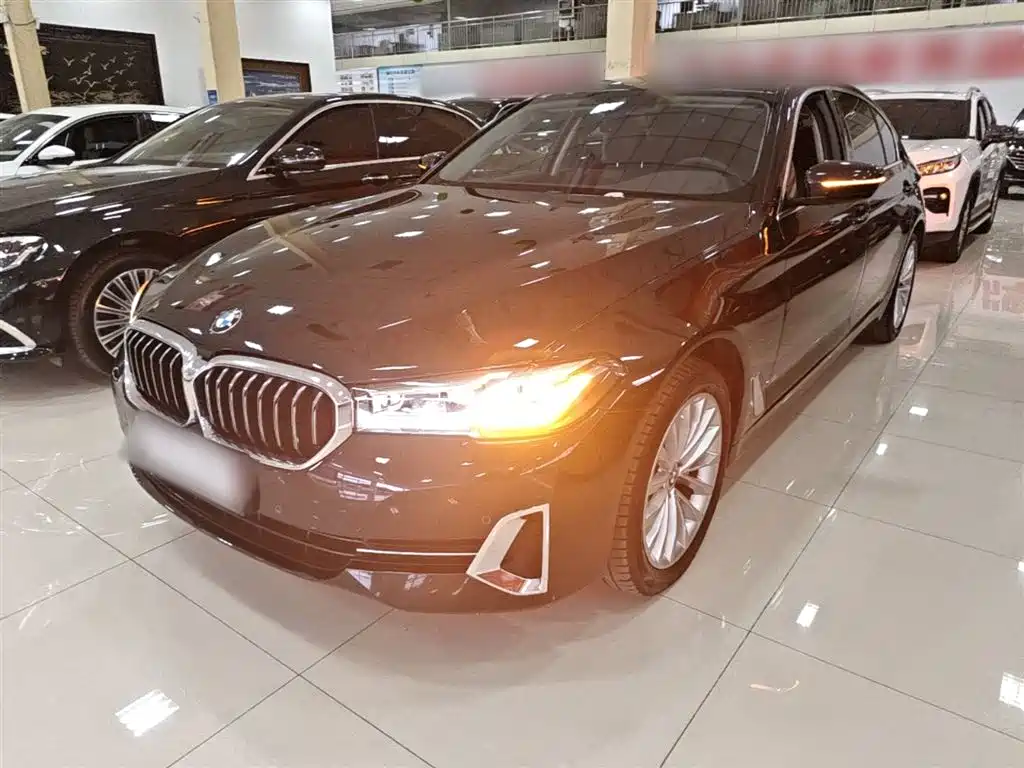 BMW 5 Series 2022 — фото 1