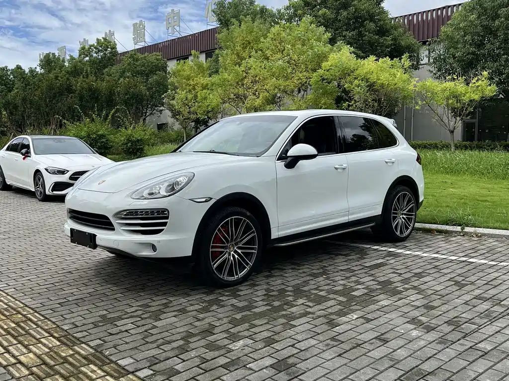 Porsche Cayenne 2013 — фото 1